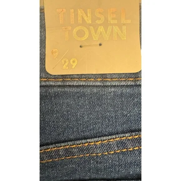 NWT Tinsel Town 9/29 High Rise Denim Shorts Blue Frayed Hem Casual Summer - Picture 9 of 15